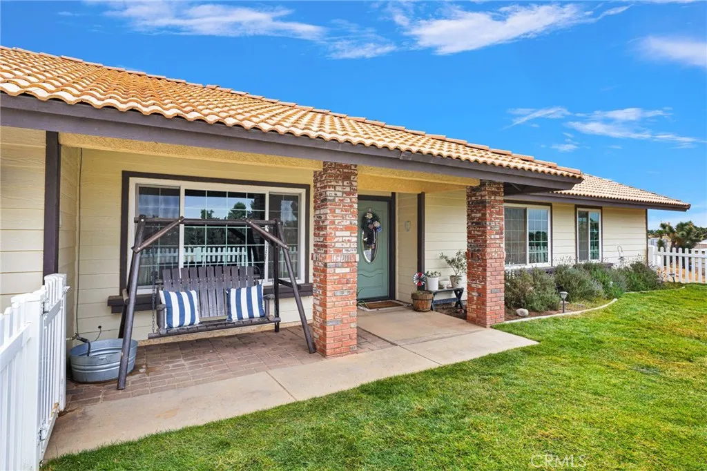6432 Lime, Phelan, California 92371 — photo 5