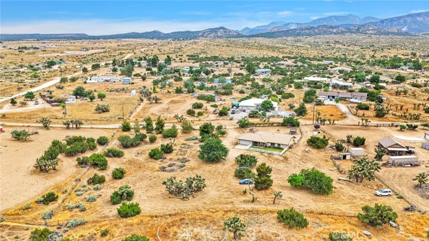 6432 Lime, Phelan, California 92371