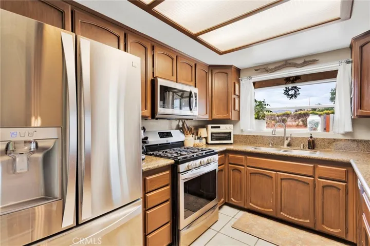 6432 Lime, Phelan, California 92371