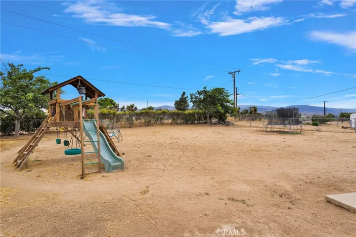 6432 Lime, Phelan, California 92371