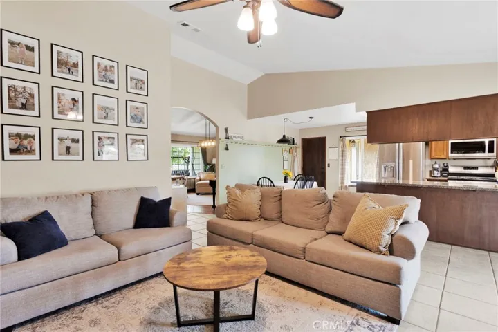 6432 Lime, Phelan, California 92371