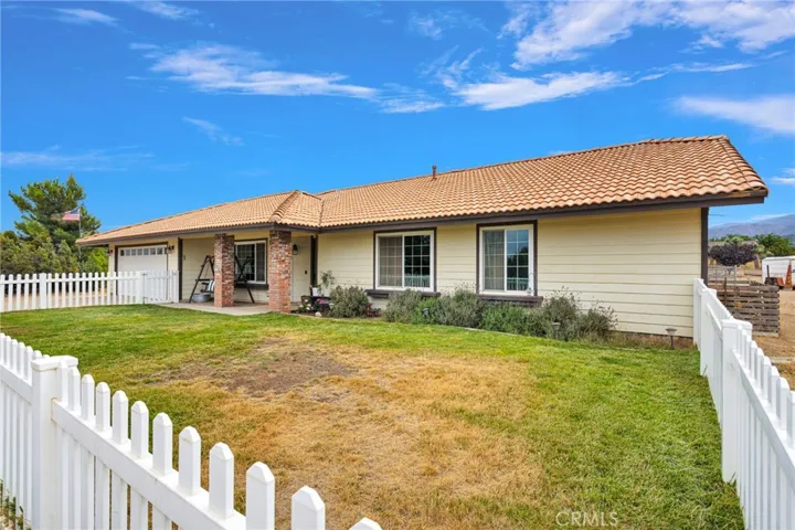 6432 Lime, Phelan, California 92371