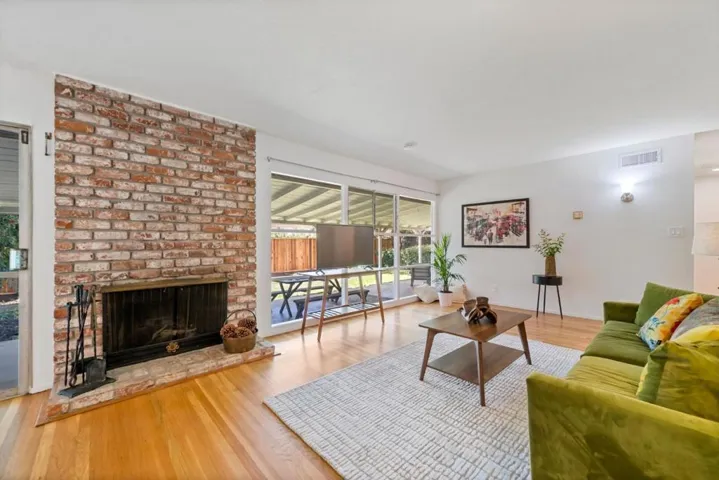 7864 Belknap Drive, Cupertino, California 95014