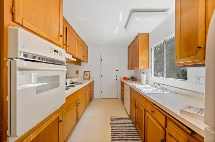 7864 Belknap Drive, Cupertino, California 95014