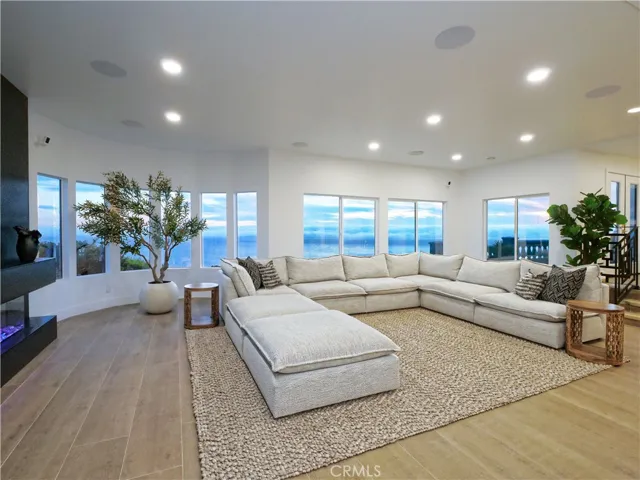 32551 Seacliff Drive, Rancho Palos Verdes, California 90275