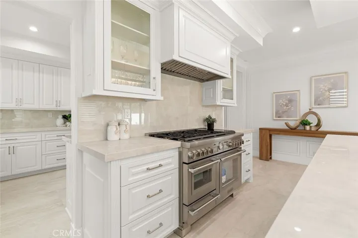 16323 Redwood, Fountain Valley, California 92708