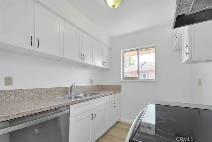 1104 S Mantle Lane 28d, Santa Ana, California 92705