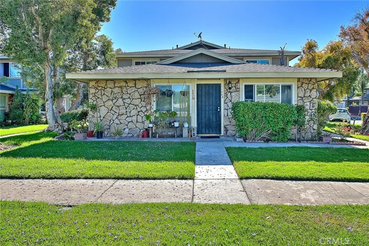 1104 S Mantle Lane 28d, Santa Ana, California 92705