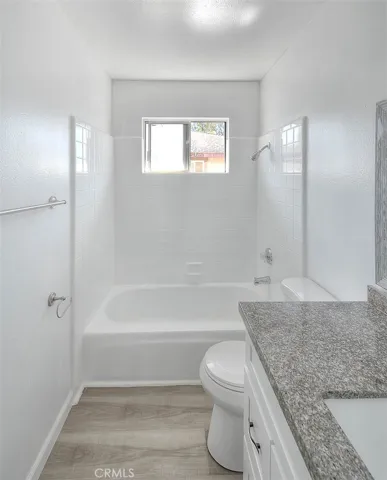 1104 S Mantle Lane 28d, Santa Ana, California 92705