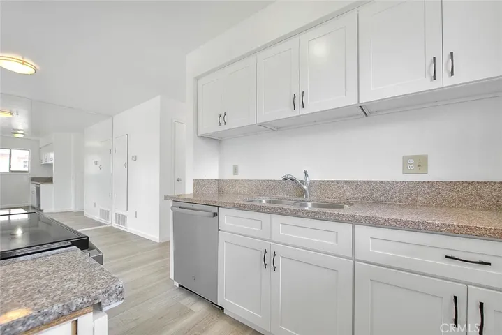 1104 S Mantle Lane 28d, Santa Ana, California 92705
