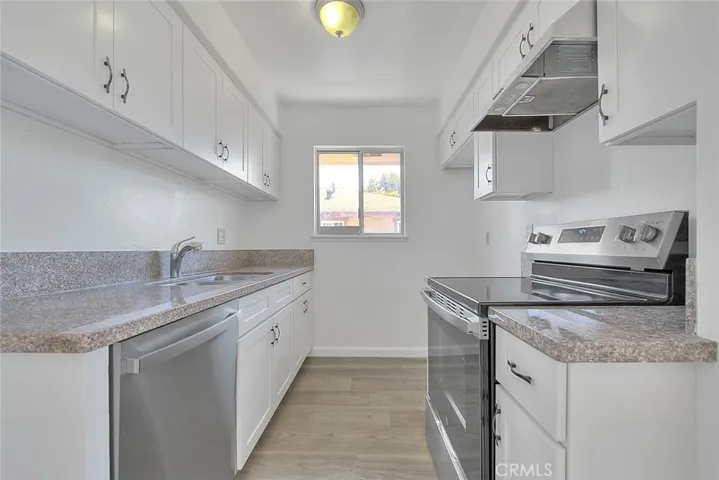 1104 S Mantle Lane 28d, Santa Ana, California 92705