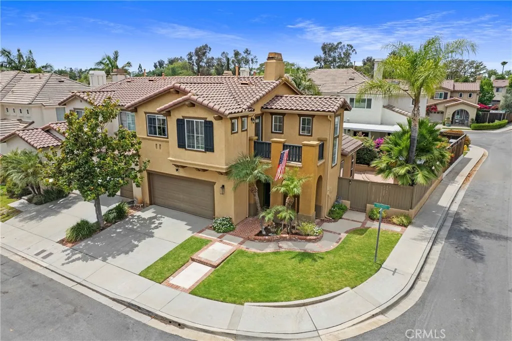 Welcome to 23 Socorro - One of the biggest lots in the tract