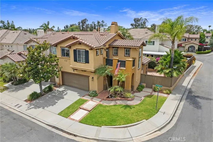 Welcome to 23 Socorro - One of the biggest lots in the tract
