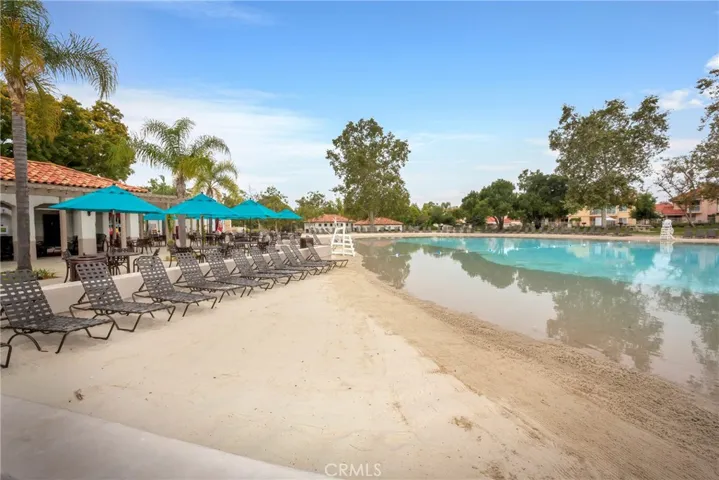 Beach Club with snack bar, BBQ's, picnic areas all on the edge of the scenic RSM Lake