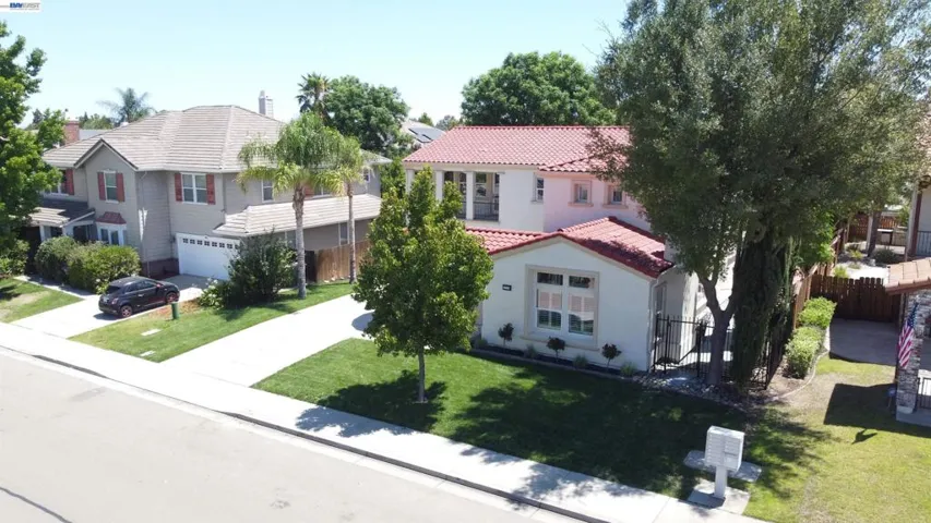 2200 Lotus Way, Tracy, California 95376