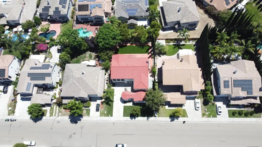 2200 Lotus Way, Tracy, California 95376