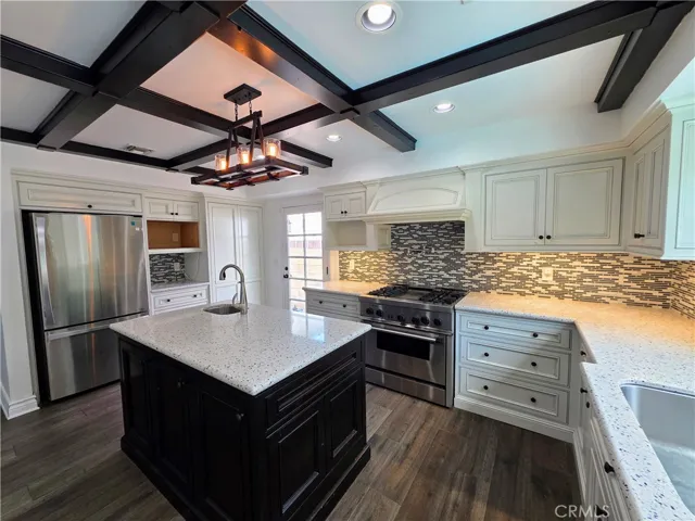 16009 Acre Street, North Hills, California 91343