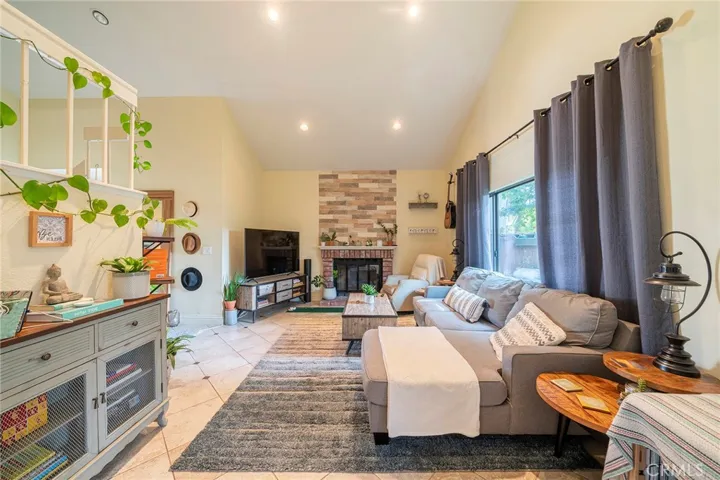12 Silkberry, Irvine, California 92614