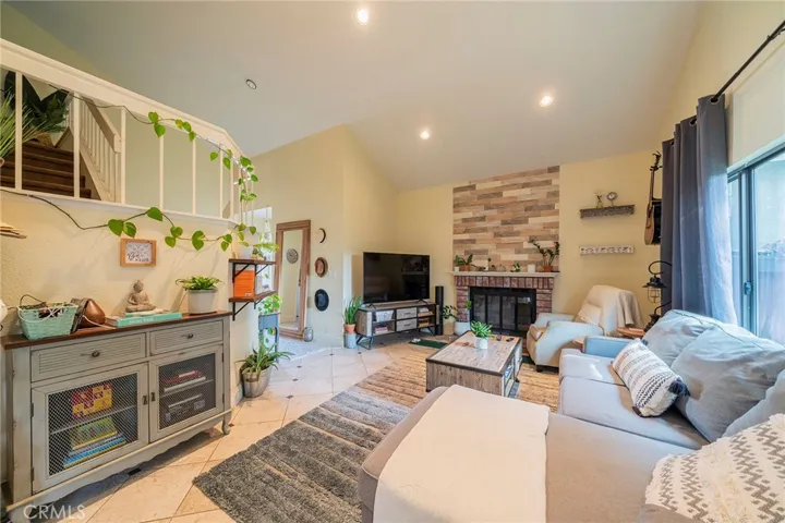 12 Silkberry, Irvine, California 92614