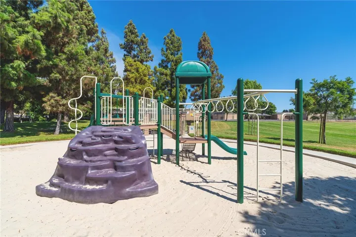 12 Silkberry, Irvine, California 92614