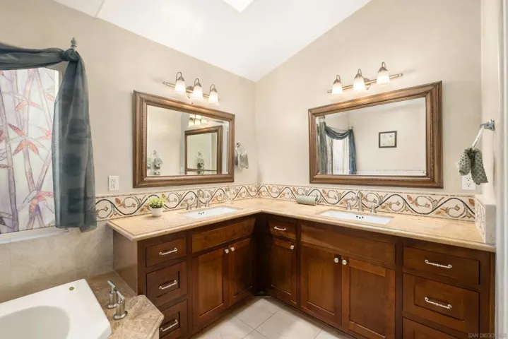 438 H, Coronado, California 92118