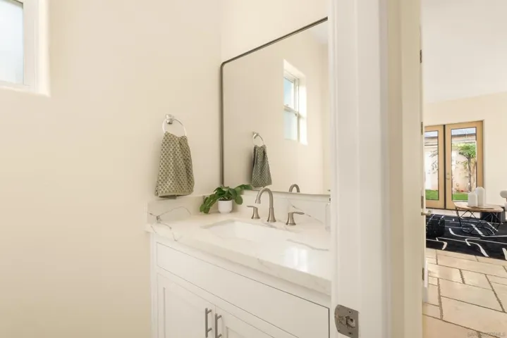 438 H, Coronado, California 92118