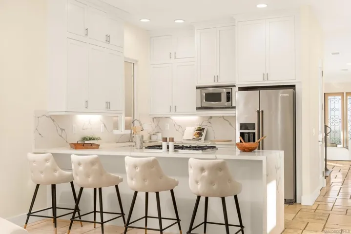 438 H, Coronado, California 92118