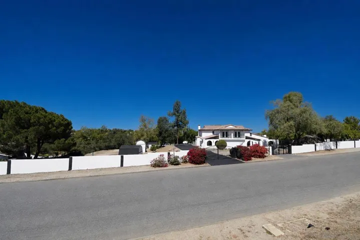614 Sneath Way, Alpine, California 91901