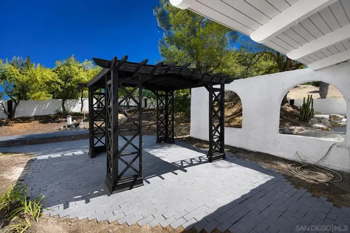 614 Sneath Way, Alpine, California 91901