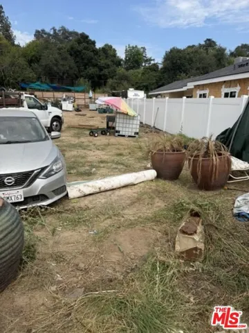 2100 Glenrose Avenue, Altadena, California 91001