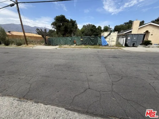 2100 Glenrose Avenue, Altadena, California 91001