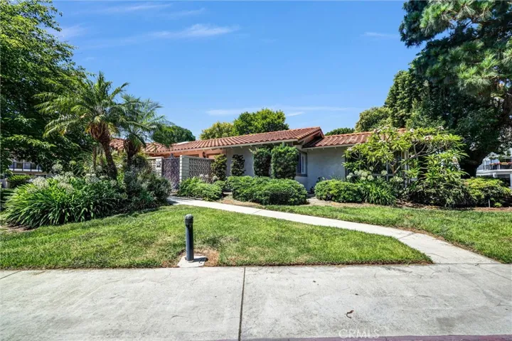 2312 Via Puerta B, Laguna Woods, California 92637