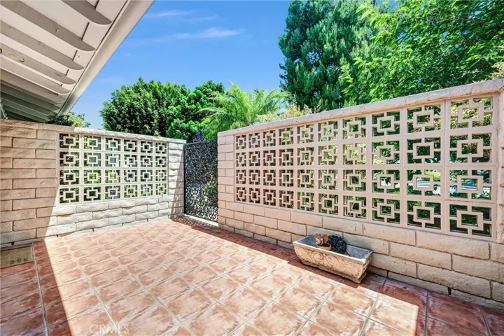 2312 Via Puerta B, Laguna Woods, California 92637