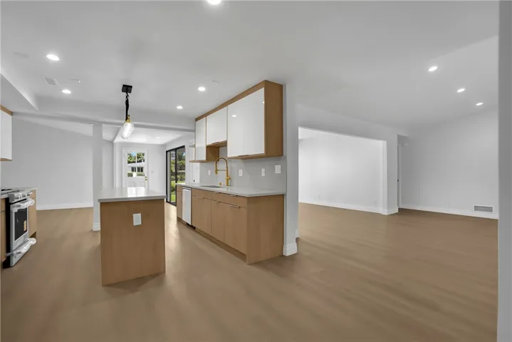 325 W Le Roy Avenue, Arcadia, California 91007