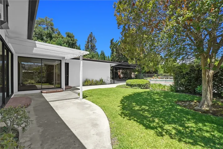 325 W Le Roy Avenue, Arcadia, California 91007