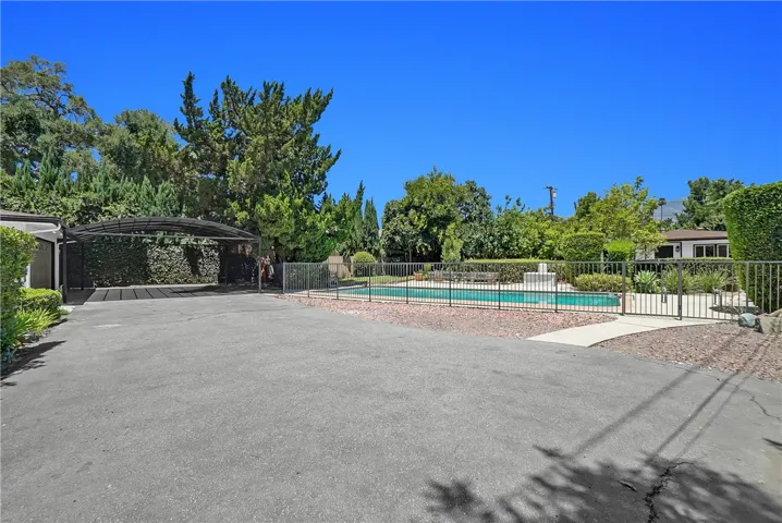 325 W Le Roy Avenue, Arcadia, California 91007