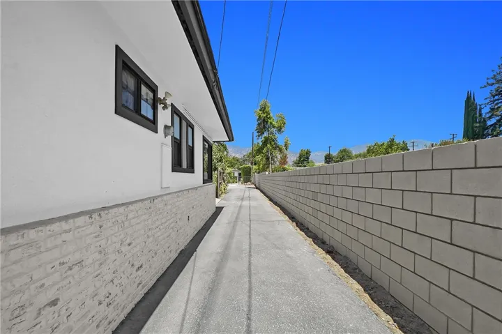 325 W Le Roy Avenue, Arcadia, California 91007