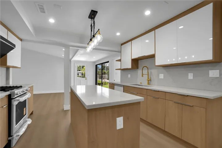 325 W Le Roy Avenue, Arcadia, California 91007