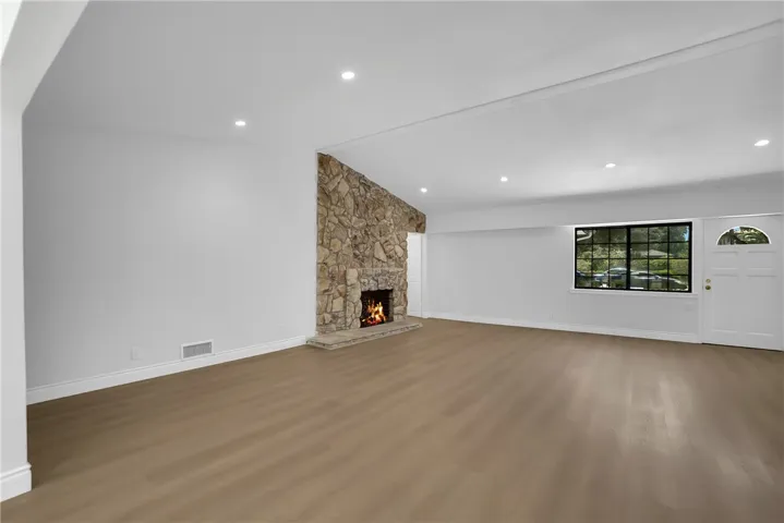 325 W Le Roy Avenue, Arcadia, California 91007