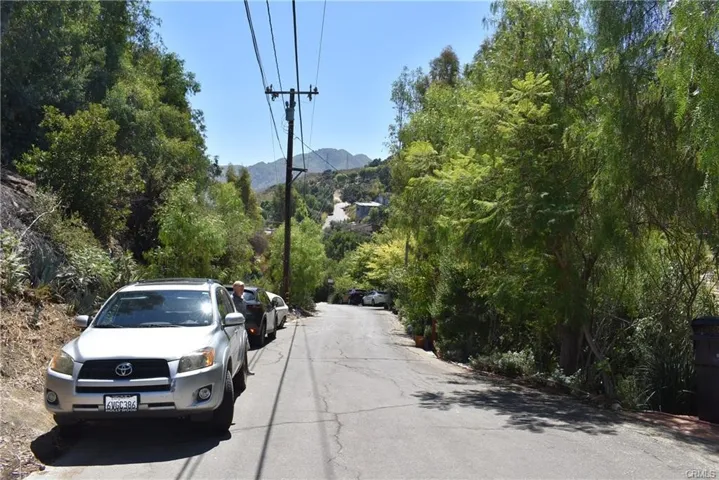 1947 Lookout Drive, Agoura Hills, California 91301