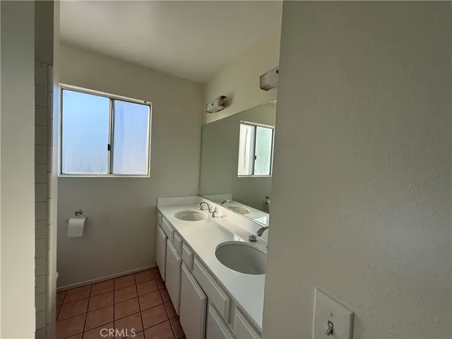 HALLWAY BATHROOM 1