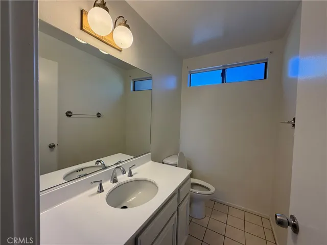 POWDER ROOM 1
