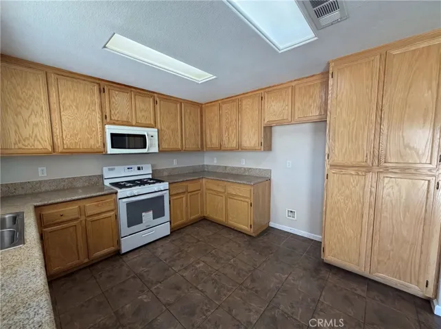 11401 Villa, Adelanto, California 92301