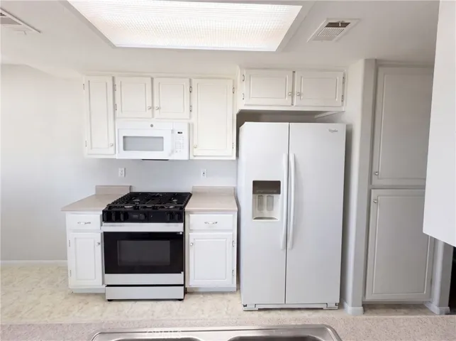 9712 Nipa, California City, California 93505
