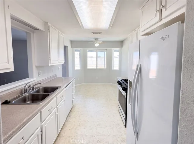 9712 Nipa, California City, California 93505