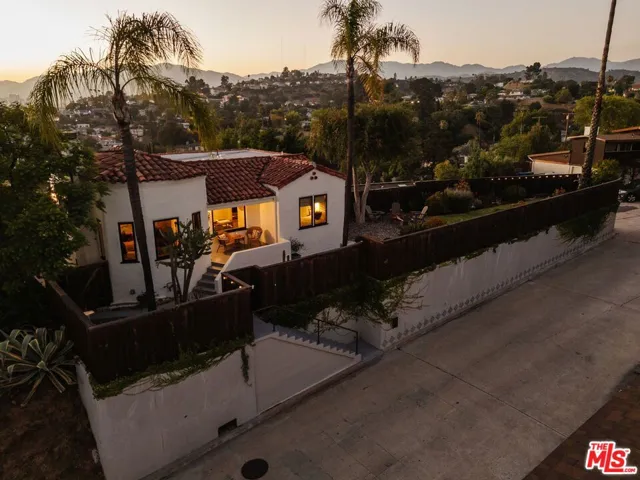 2709 Medlow Avenue, Los Angeles, California 90065