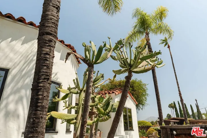 2709 Medlow Avenue, Los Angeles, California 90065