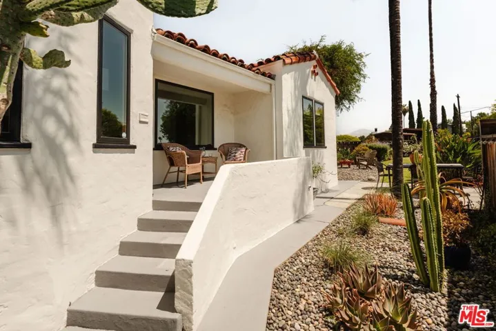 2709 Medlow Avenue, Los Angeles, California 90065