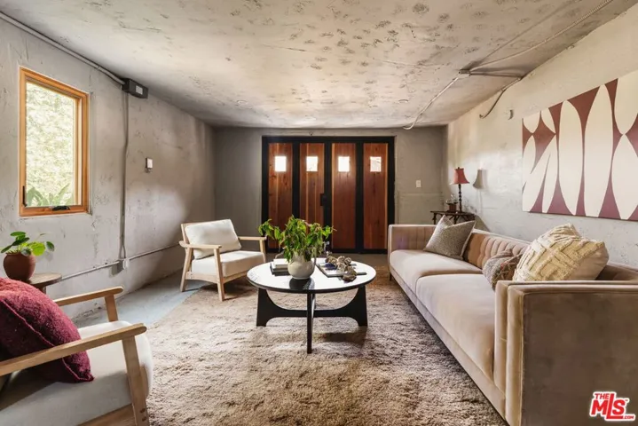 2709 Medlow Avenue, Los Angeles, California 90065