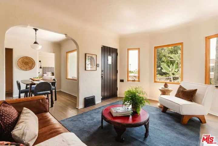 2709 Medlow Avenue, Los Angeles, California 90065